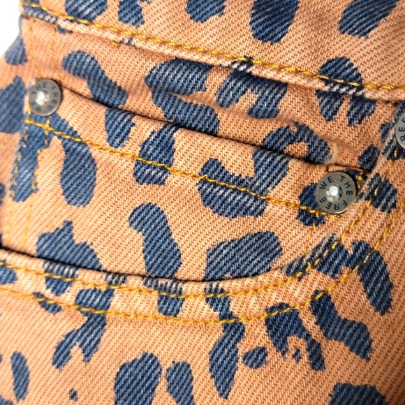 Free People Animal Print Front Zip Mini Size 30 #430 - Picture 4 of 7